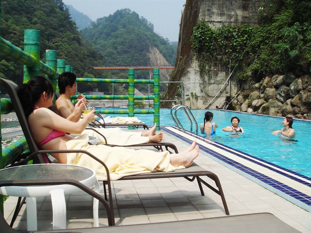 Uni-Resort Ku-Kuan Hòa Bình Ngoại thất bức ảnh